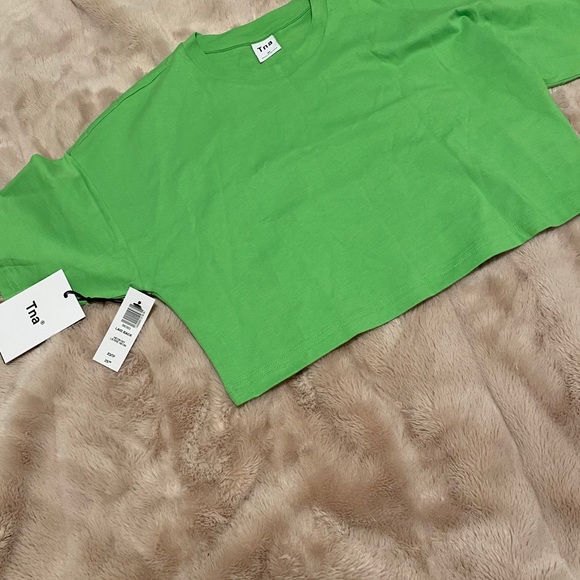 TNA cropped Tee - Picture 4 of 4
